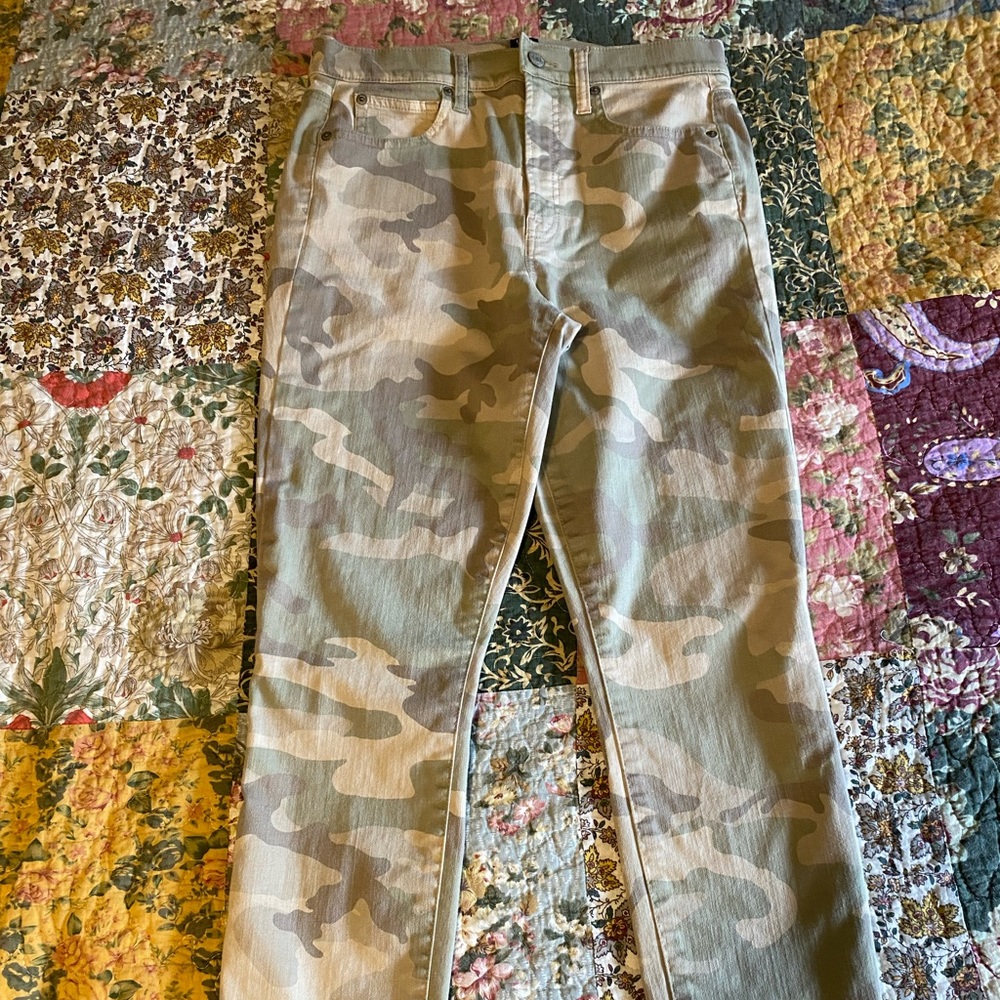 Gap, light color camo, true skinny jeans, size 10/30